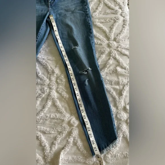 Madewell 10" High-Rise Skinny Distressed Tulip Hem Blue Jeans Size 28 - Picture 13 of 13